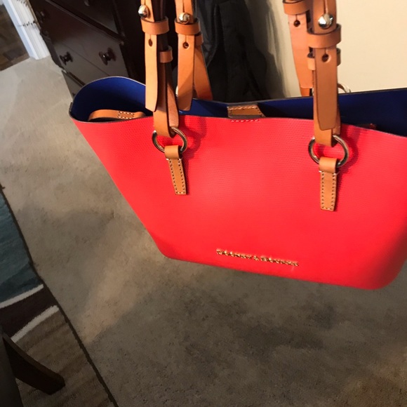 Dooney & Bourke Handbags - Dooney and bourke city tote Dooney & Bourke Handbags - Dooney and bourke city tote